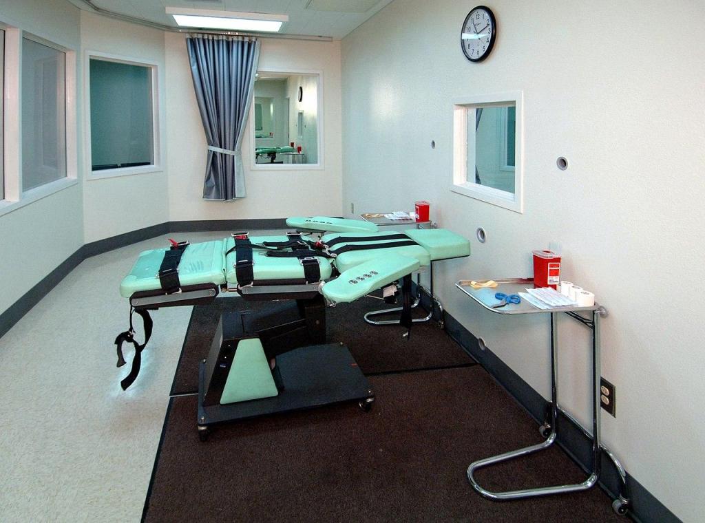 Lethal injection execution chamber at San Quentin prison, showing the room and equipment used for capital punishment.